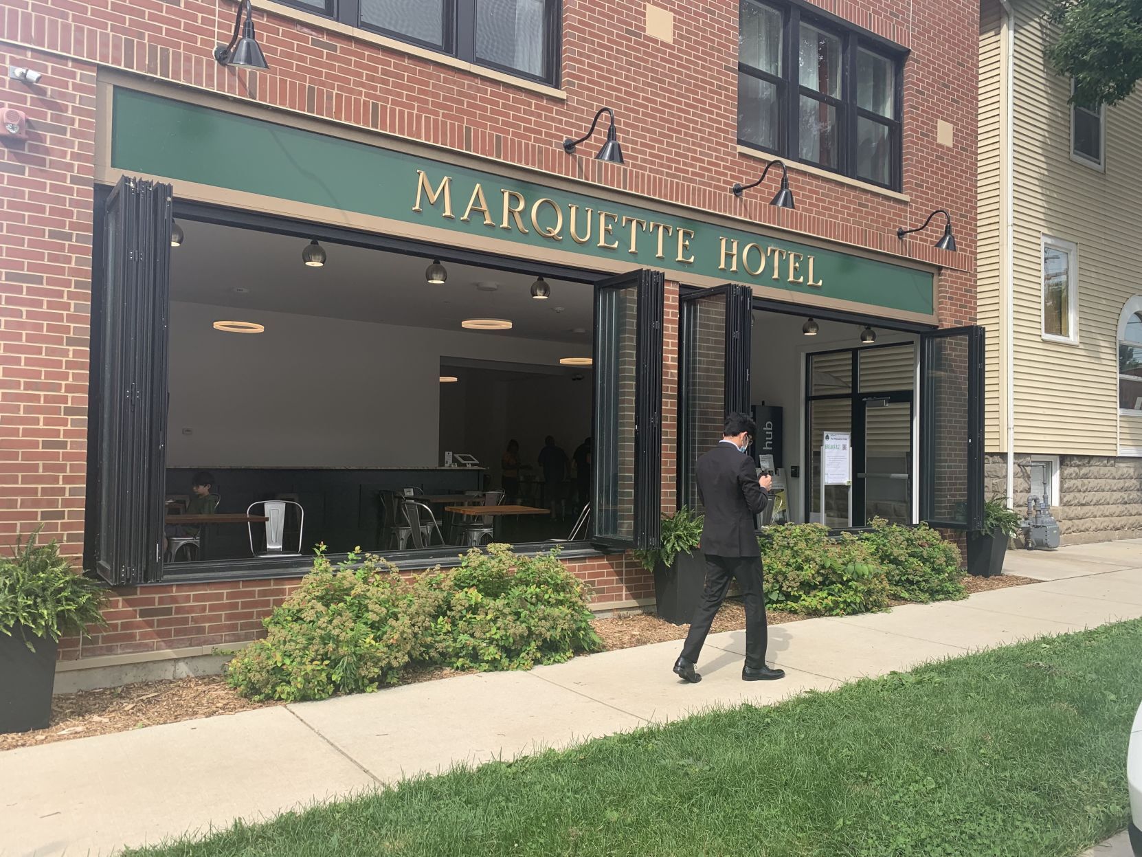 Marquette Hotel Cafe exterior